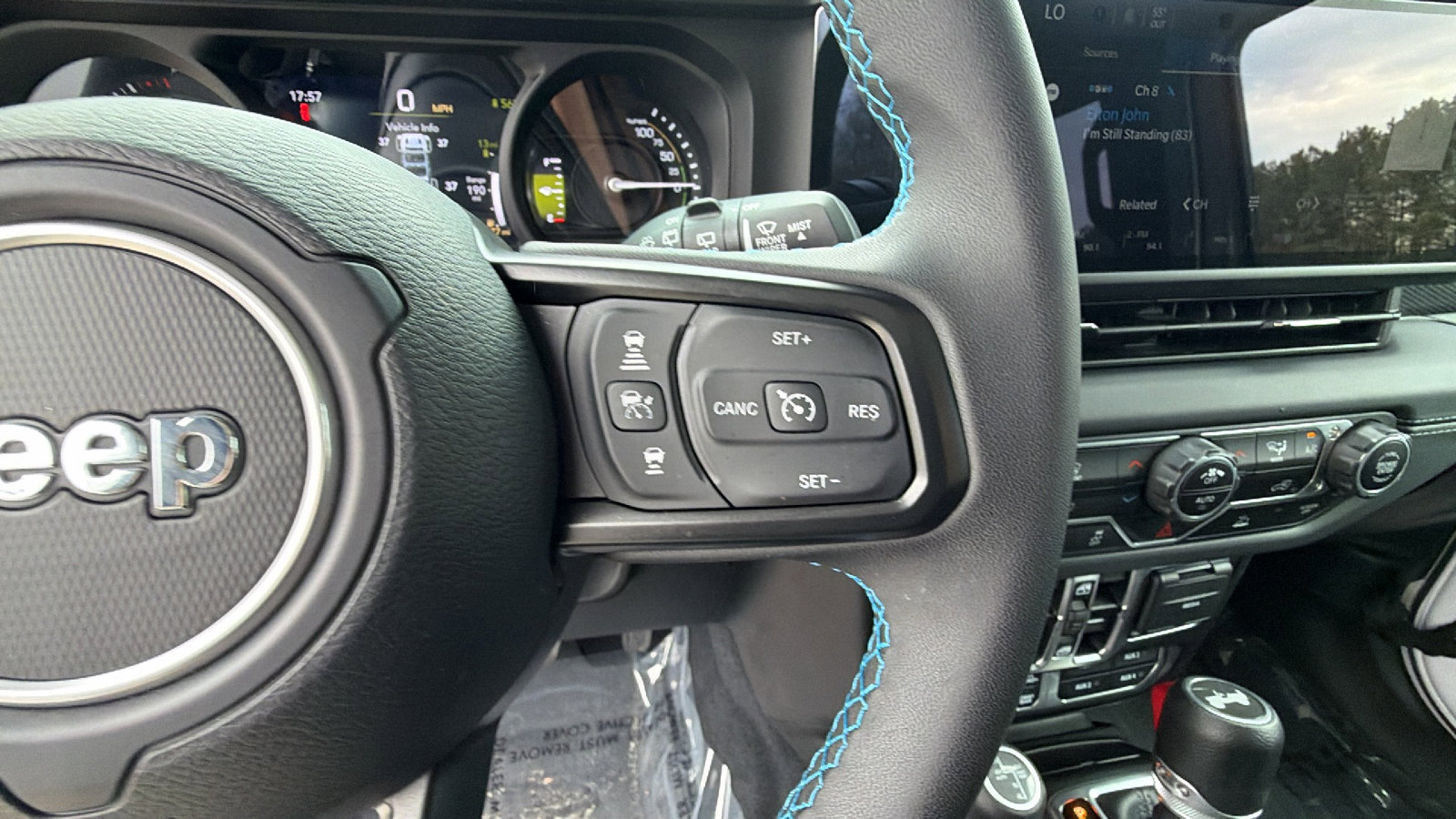 Used 2024 Jeep Wrangler Unlimited Rubicon 4xe image 28