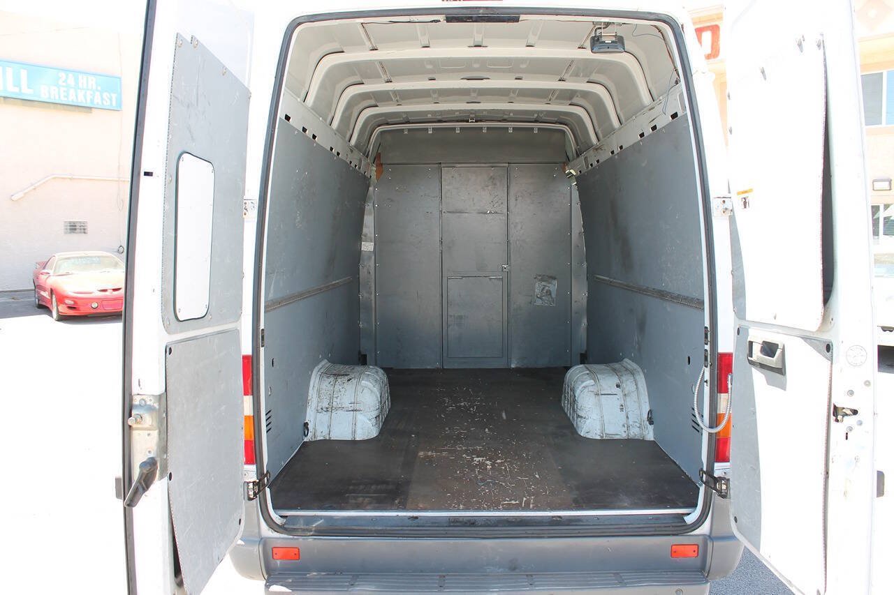 Used 2006 Dodge Sprinter 3500 w/ PWR Convenience Group RWD image 31