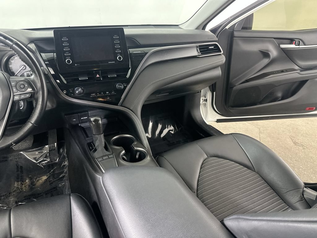 Used 2023 Toyota Camry SE FWD image 19