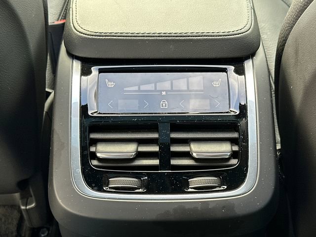 Used 2025 Volvo XC90 B6 Plus image 23