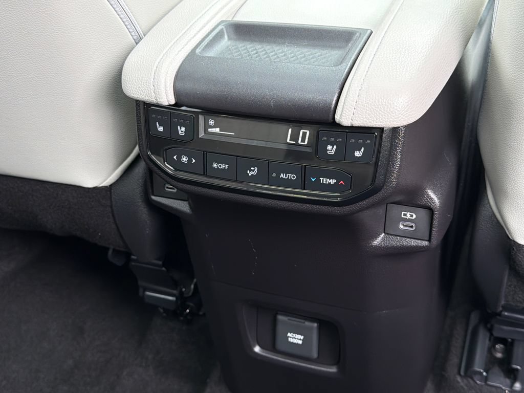 Used 2025 Toyota Grand Highlander AWD Hybrid image 20