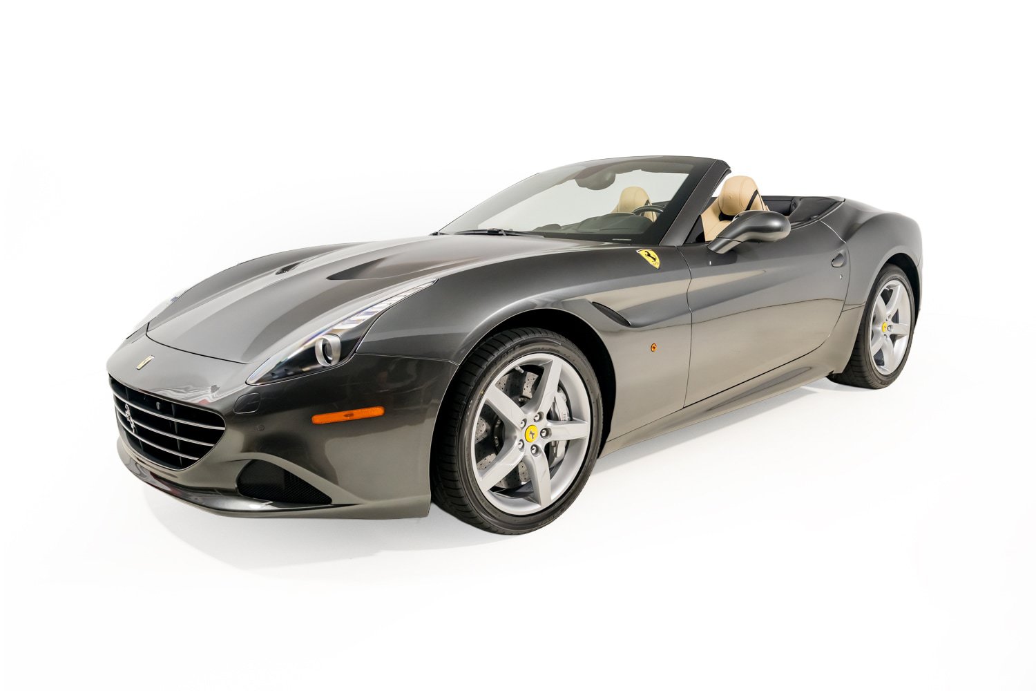 Used 2015 Ferrari California T RWD image 14