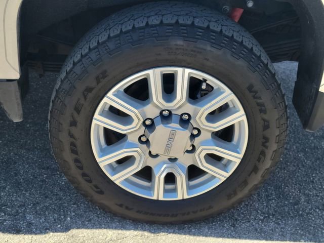 Used 2020 GMC Sierra 3500 SLE w/ SLE Value Package image 6