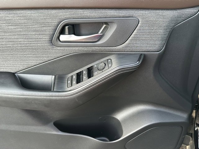 Used 2023 Nissan Rogue SV image 21