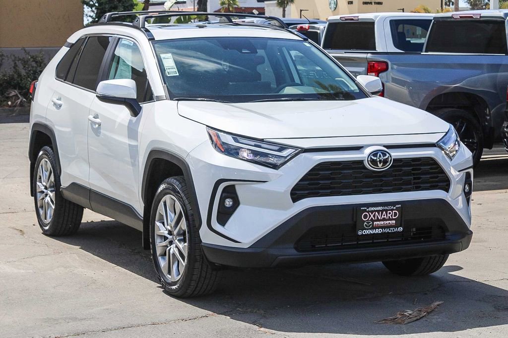 Used 2023 Toyota RAV4 XLE Premium image 3