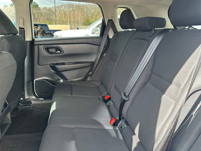 Used 2025 Nissan Rogue S image 17