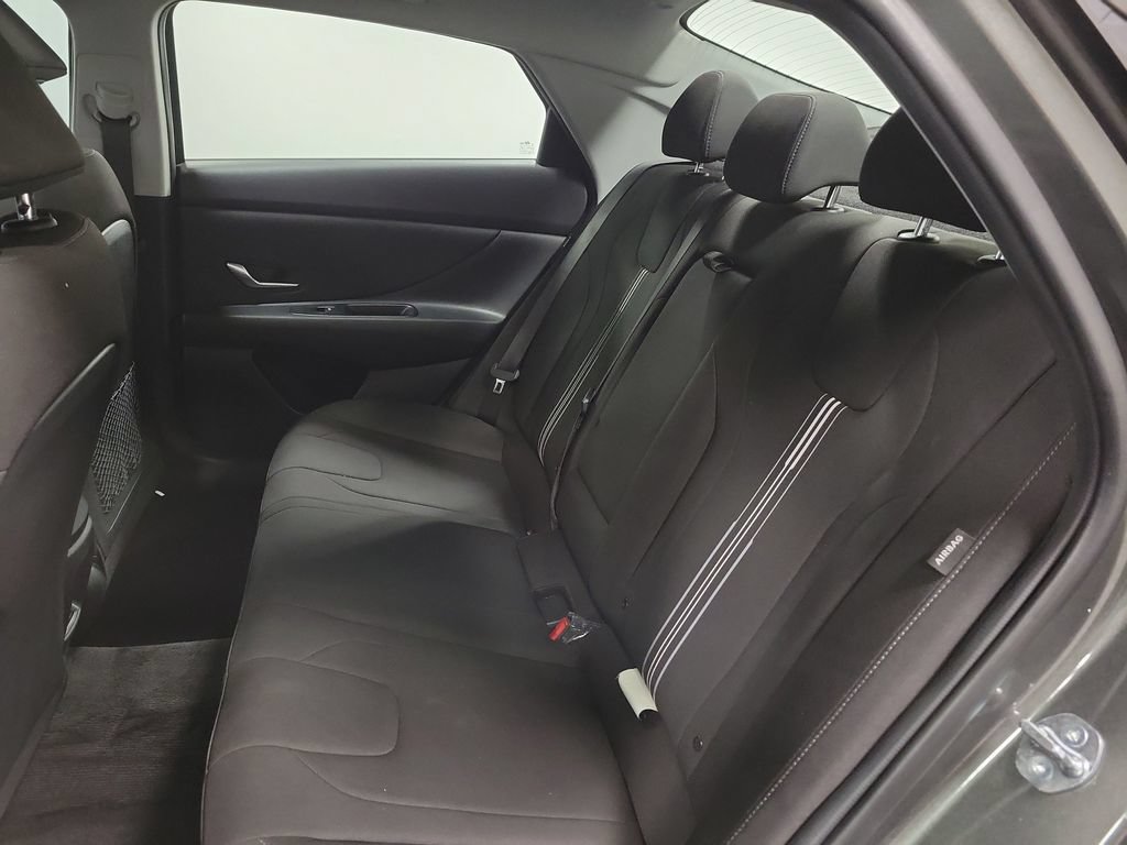 Used 2025 Hyundai Elantra SEL FWD image 28