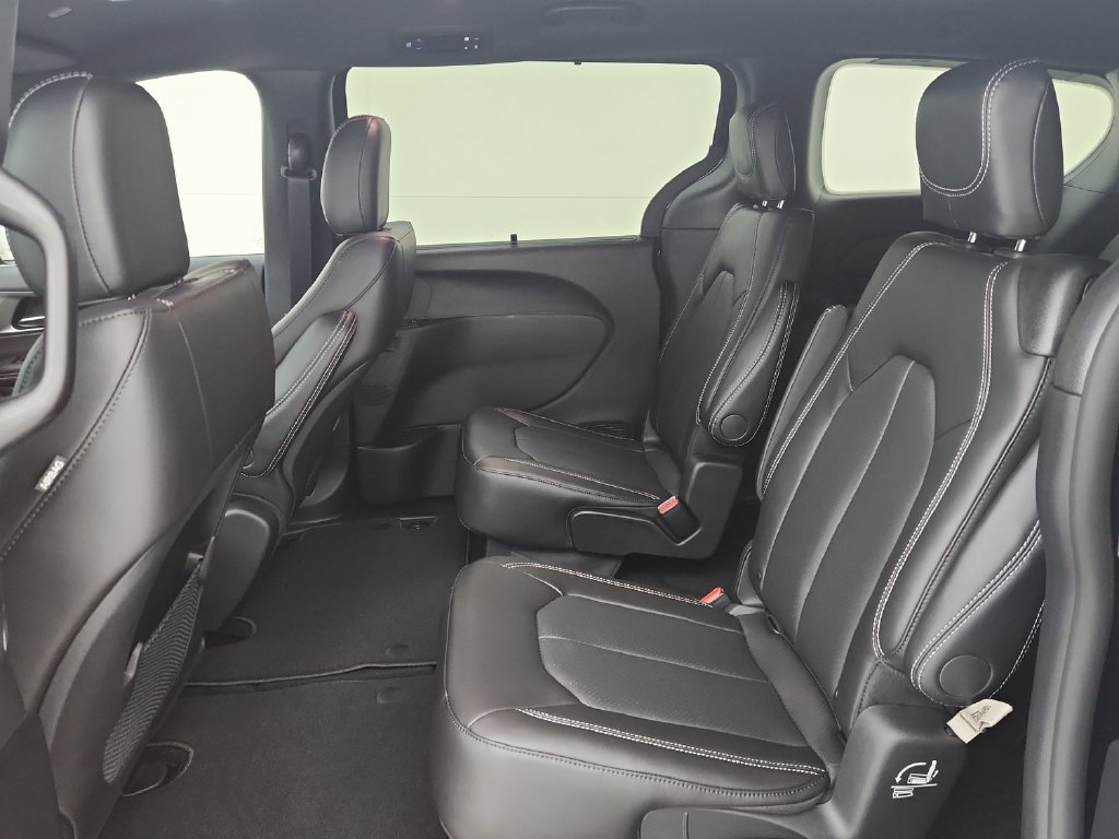 New 2027 Chrysler Pacifica LX FWD image 28