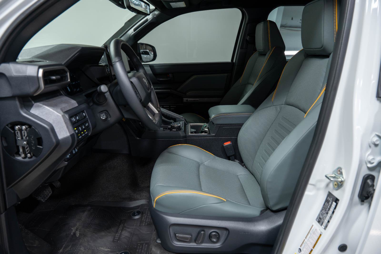 Used 2025 Toyota 4Runner Trailhunter image 82