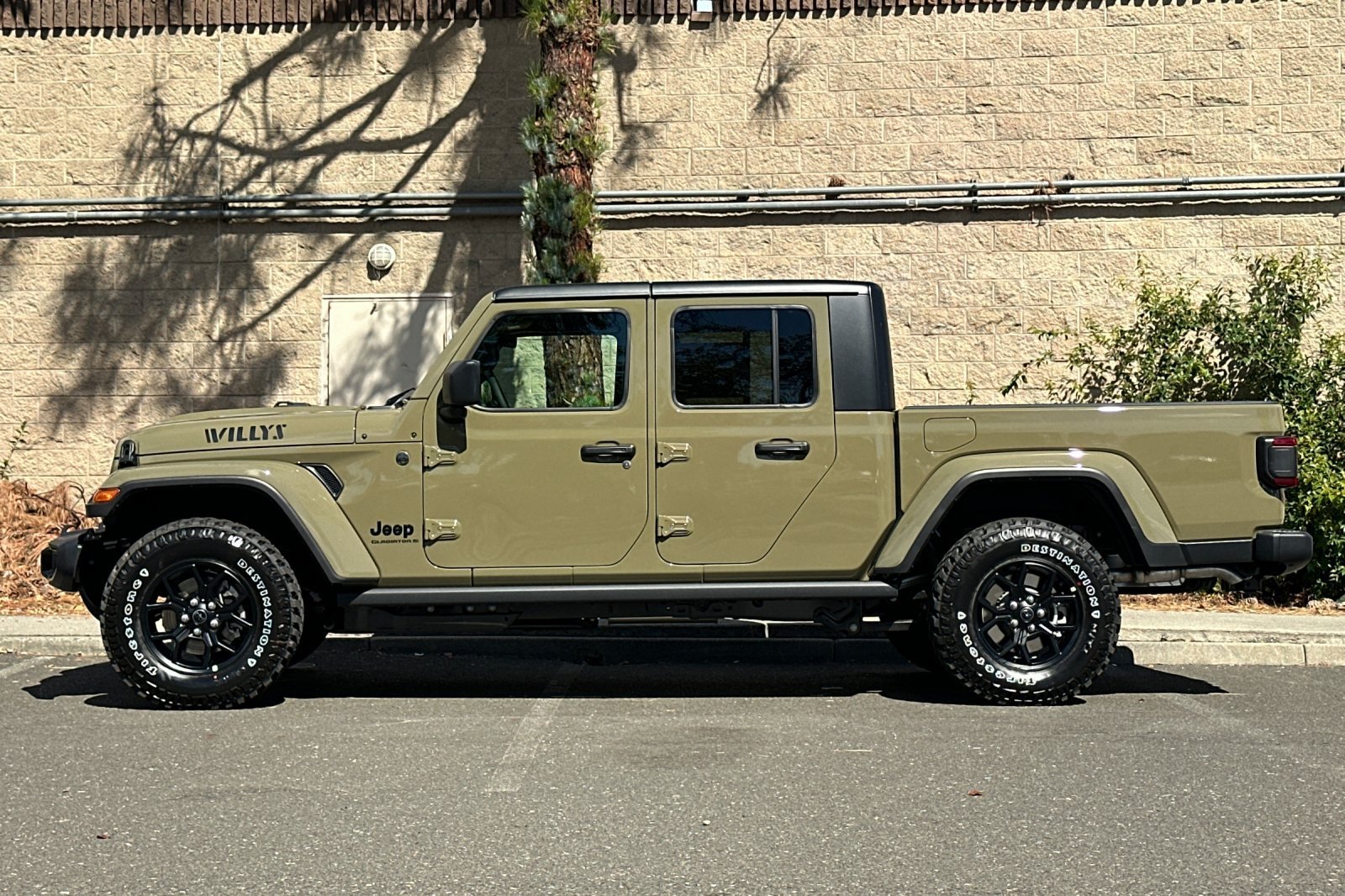 New 2026 Jeep Gladiator Sport AWD/4WD image 6