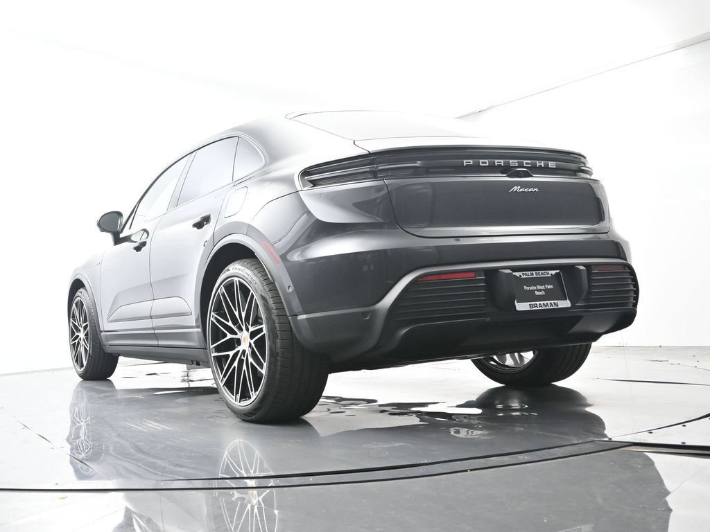 Used 2026 Porsche Macan Electric RWD image 46