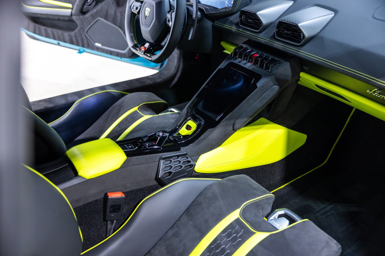 Used 2024 Lamborghini Huracan Tecnica RWD image 34