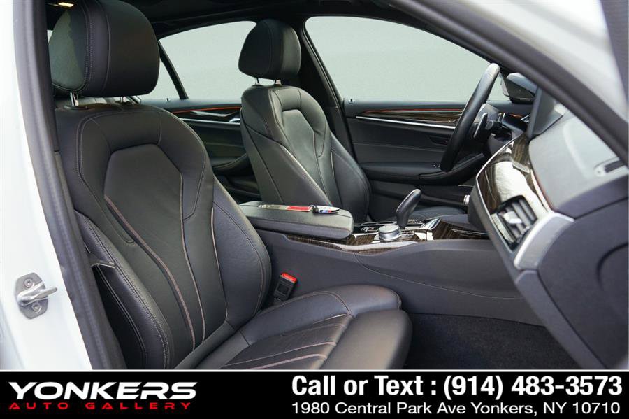 Used 2022 BMW 540i xDrive w/ M Sport Package image 28