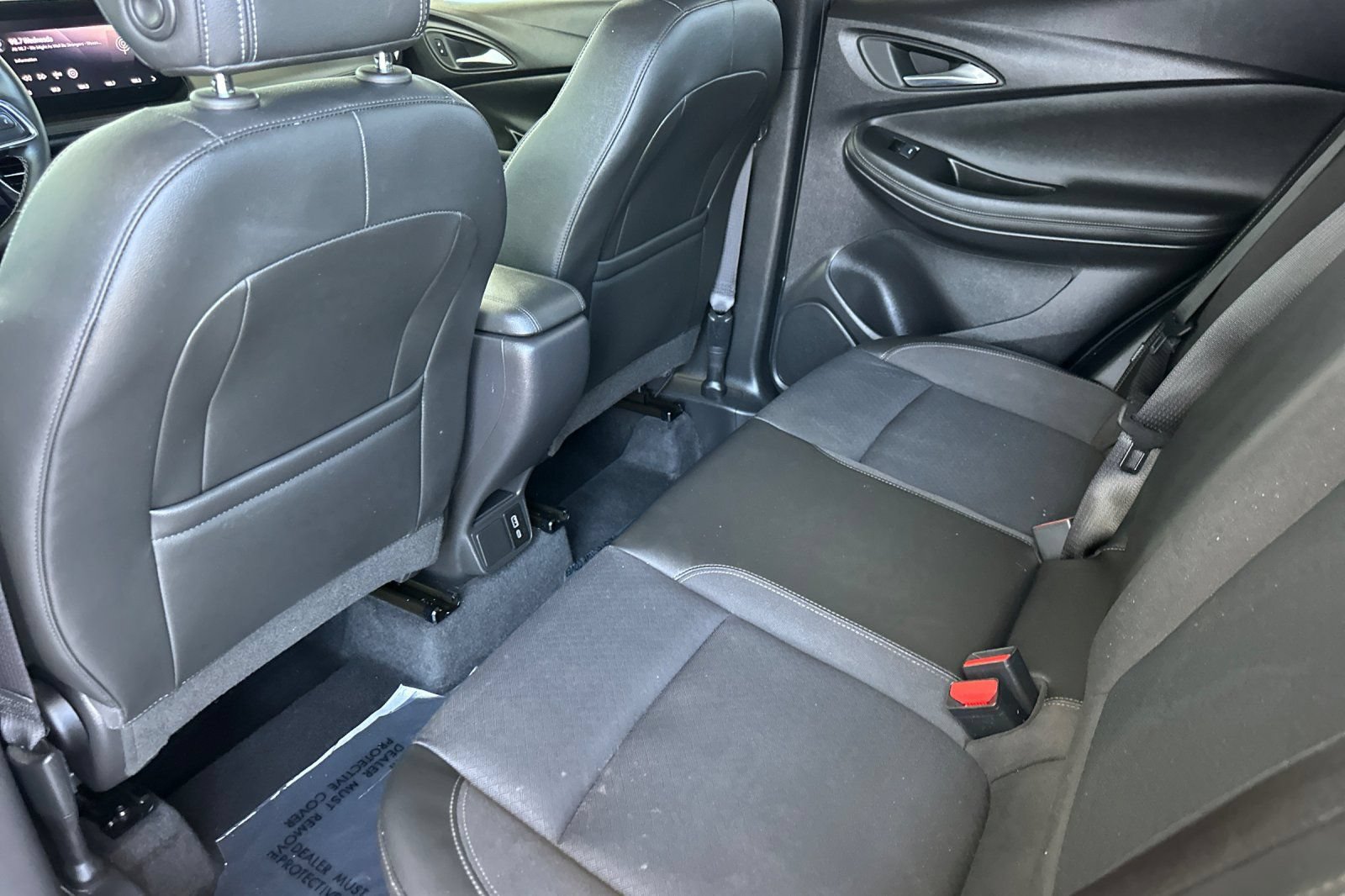 Certified 2025 Buick Encore GX Preferred FWD image 14