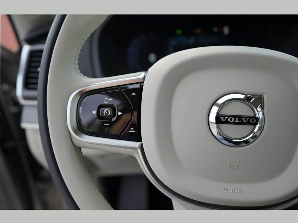 New 2025 Volvo XC90 T8 Plus w/ Protection Package Premier image 15
