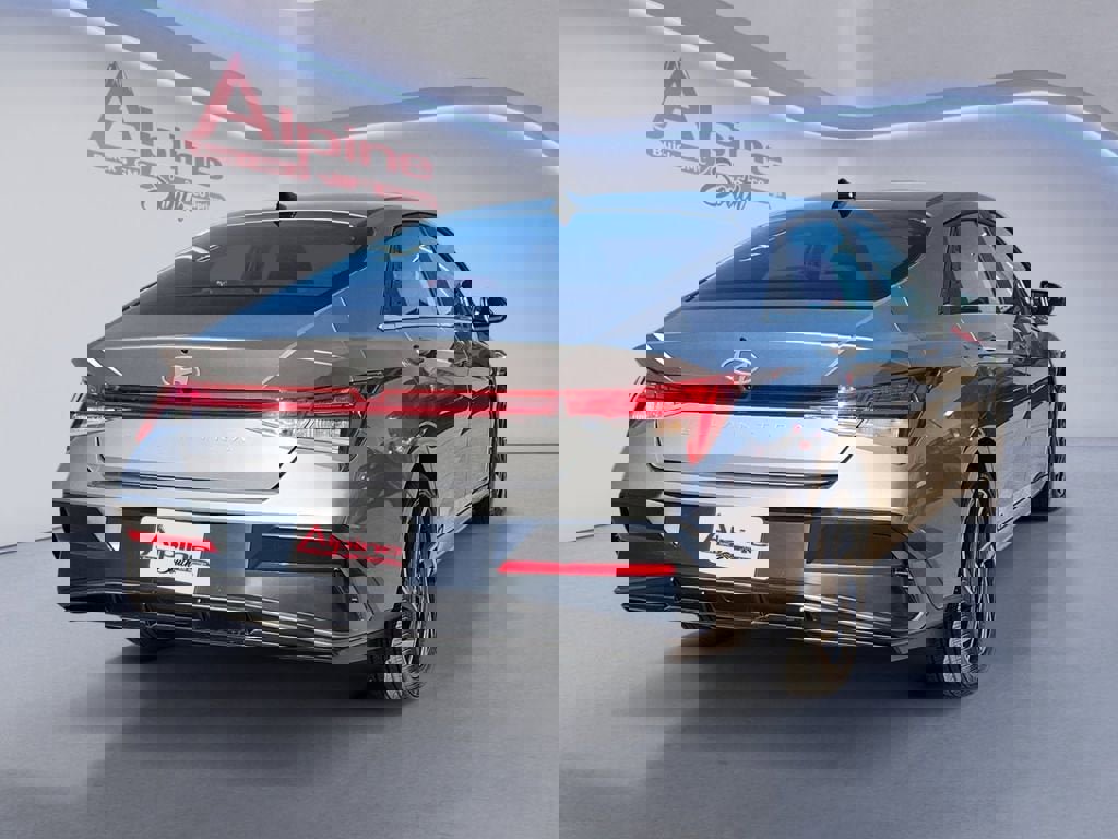 Used 2024 Hyundai Elantra SEL w/ Convenience Package image 5