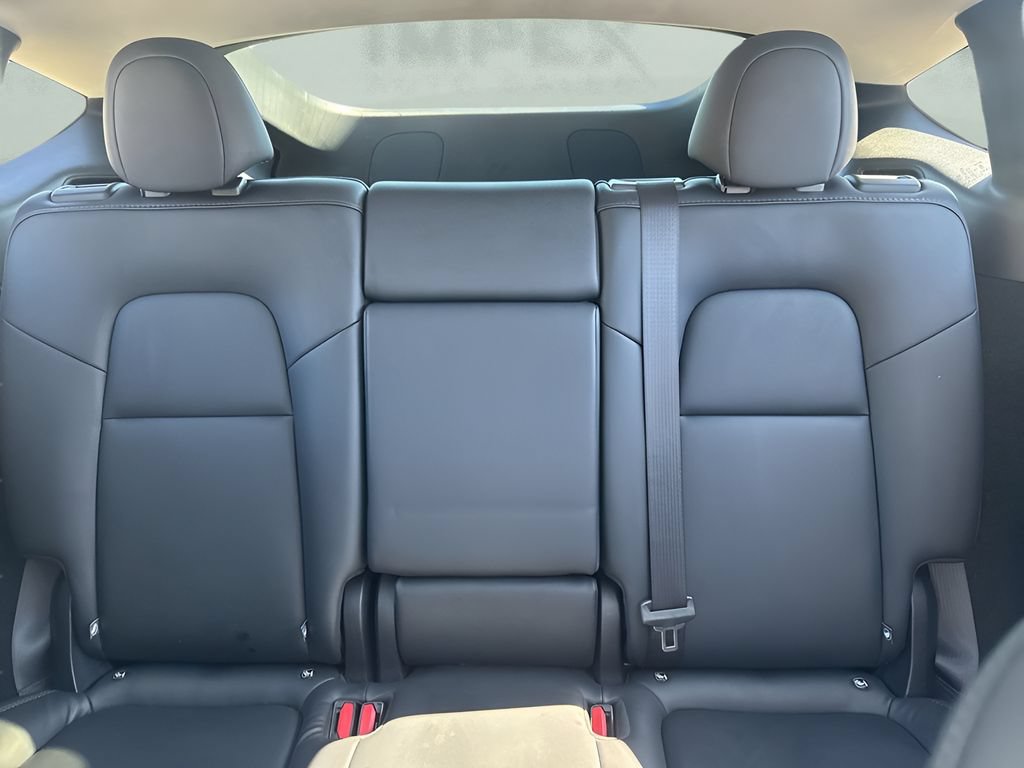 Used 2025 Tesla Model Y Long Range RWD image 12