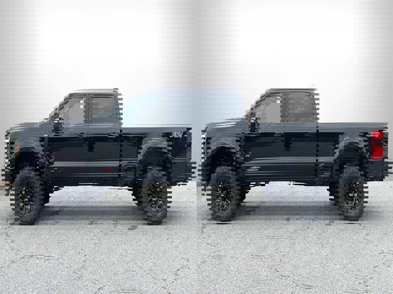 New 2025 Ford F250 XLT w/ Black Appearance Package image 35
