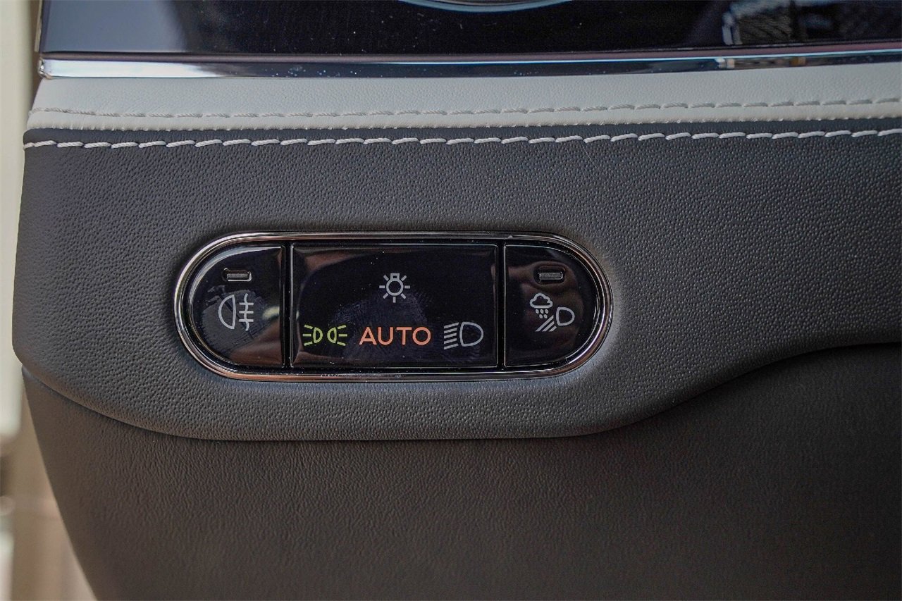 New 2026 Bentley Flying Spur Plug-In Hybrid image 30