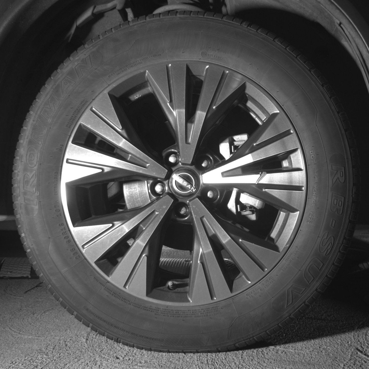 Used 2023 Nissan Rogue SV image 13