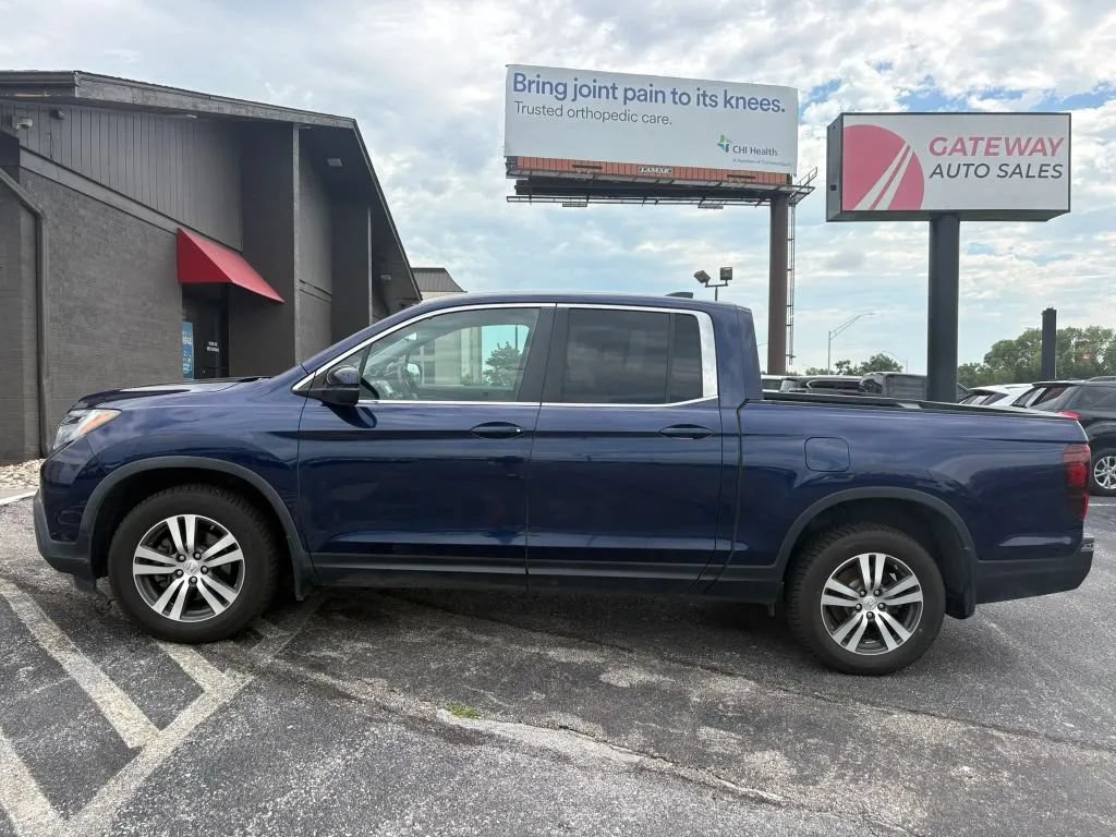 Used 2017 Honda Ridgeline RTS image 2