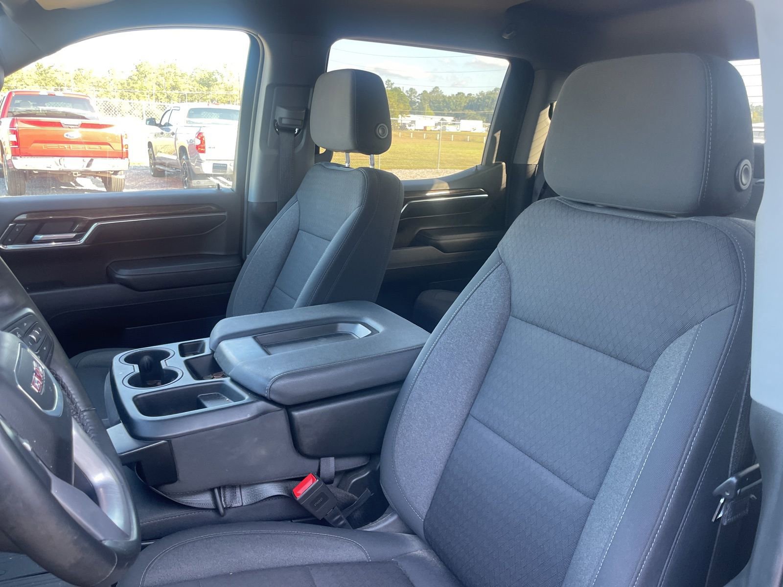 Used 2024 GMC Sierra 1500 Elevation image 8