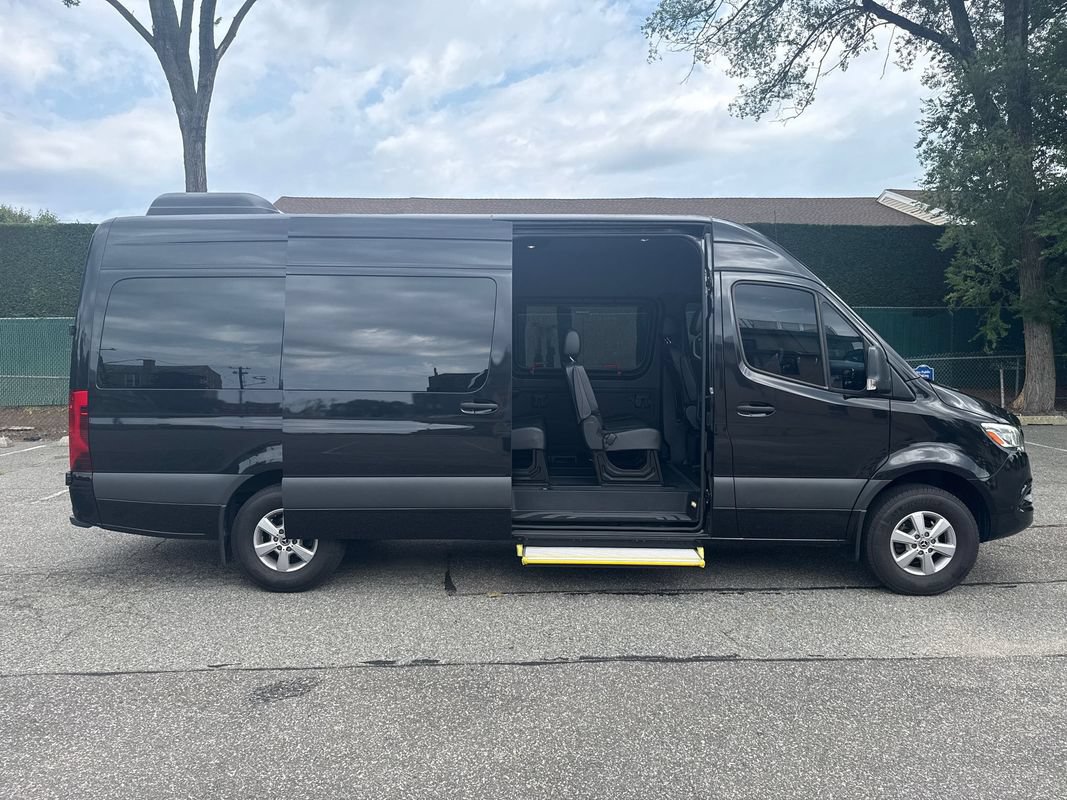 Used 2023 Mercedes-Benz Sprinter 2500 image 23