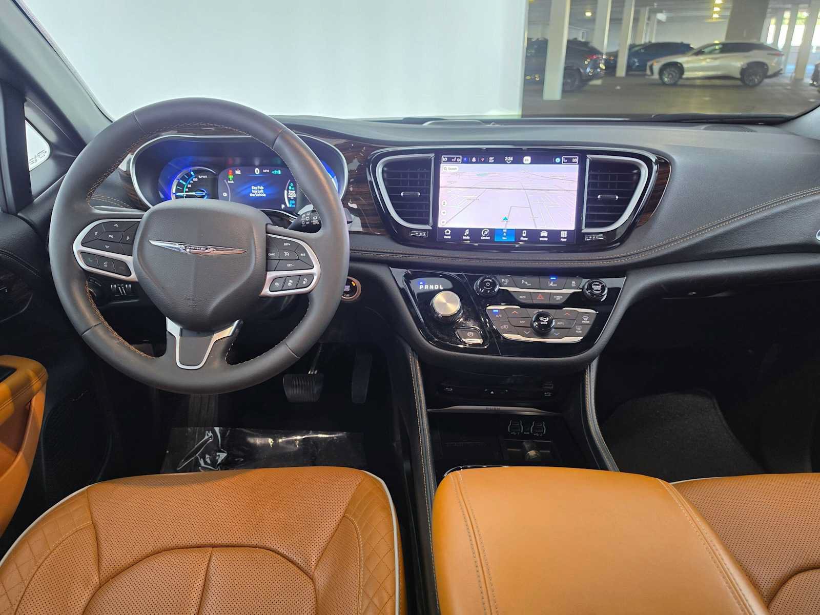 Used 2023 Chrysler Pacifica Pinnacle FWD image 18