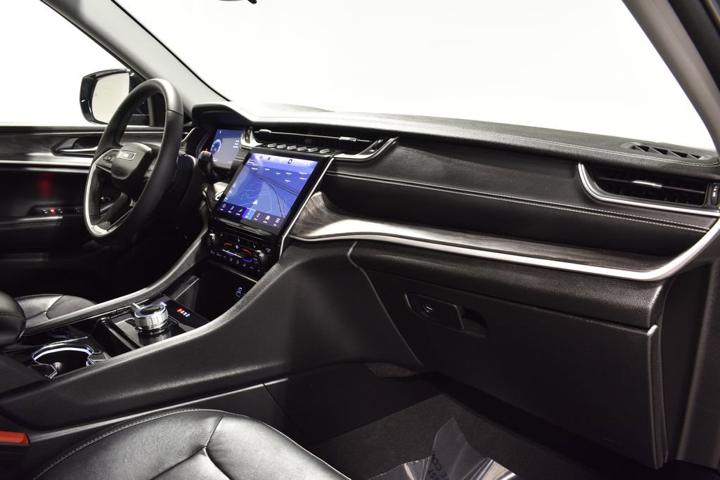 Used 2023 Jeep Grand Cherokee L Limited image 32