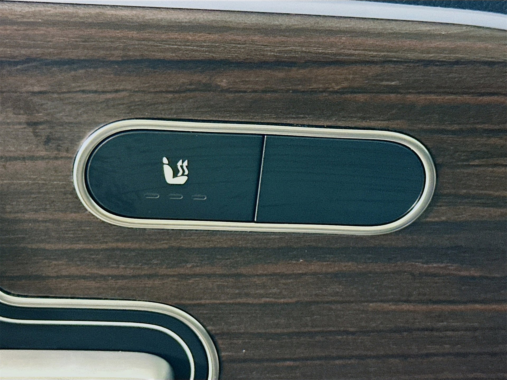 New 2026 Mercedes-Benz GLB 250 4MATIC image 21