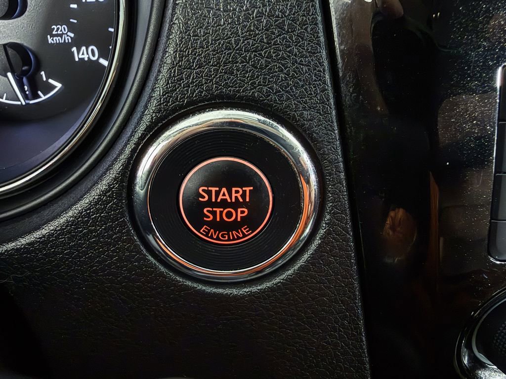 Certified 2022 Nissan Rogue Sport SV image 28