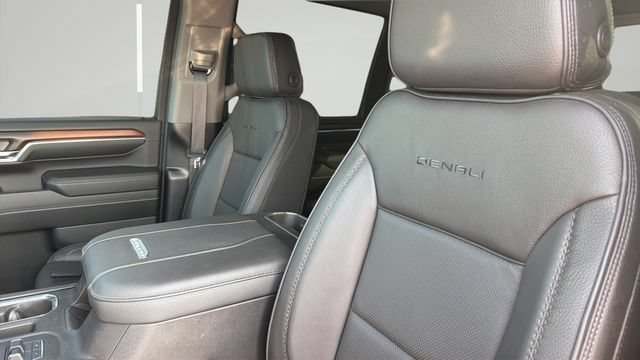 Used 2024 GMC Sierra 3500 Denali AWD/4WD image 10