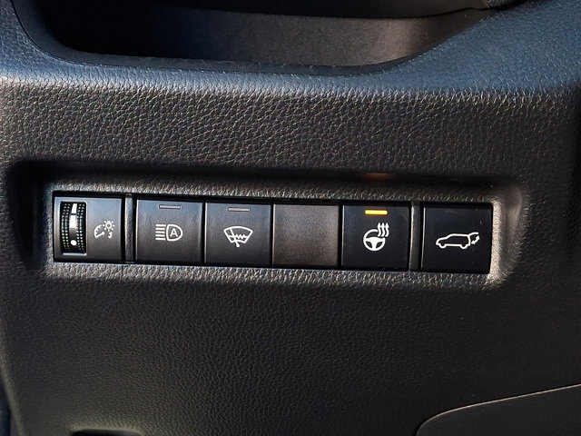 Used 2022 Toyota RAV4 XLE image 28