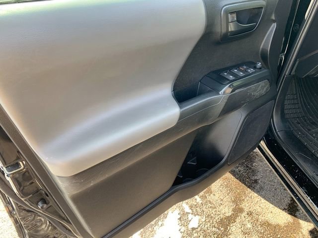 Used 2023 Toyota Tacoma SR AWD/4WD image 19