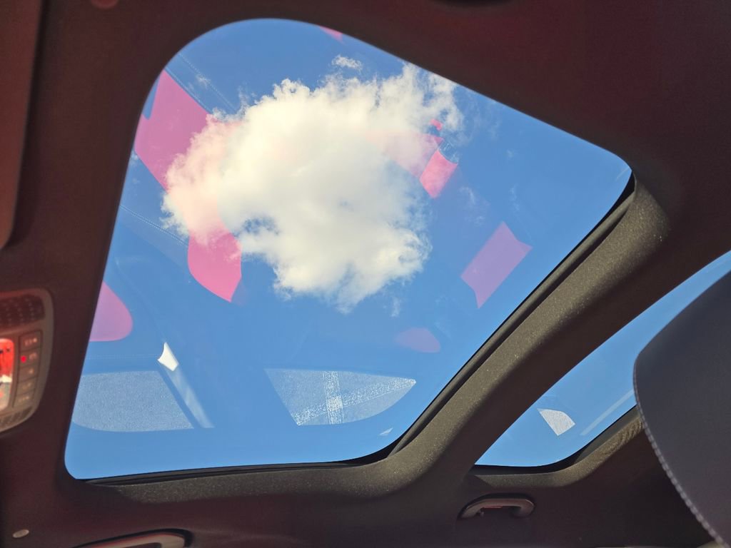 New 2025 Mercedes-Benz GLB 35 AMG 4MATIC image 3