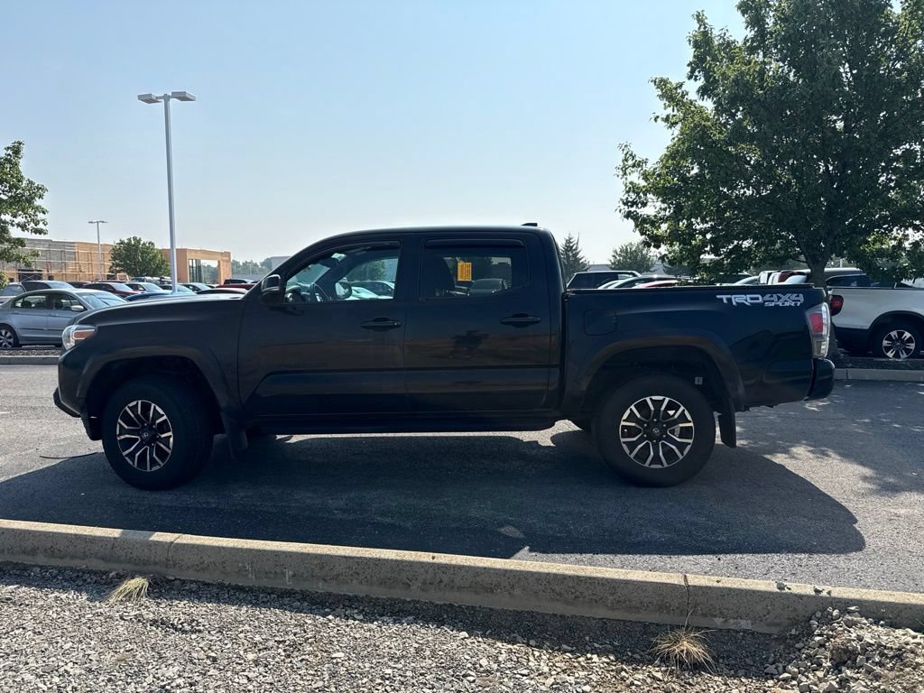 Used 2022 Toyota Tacoma TRD Sport AWD/4WD image 4
