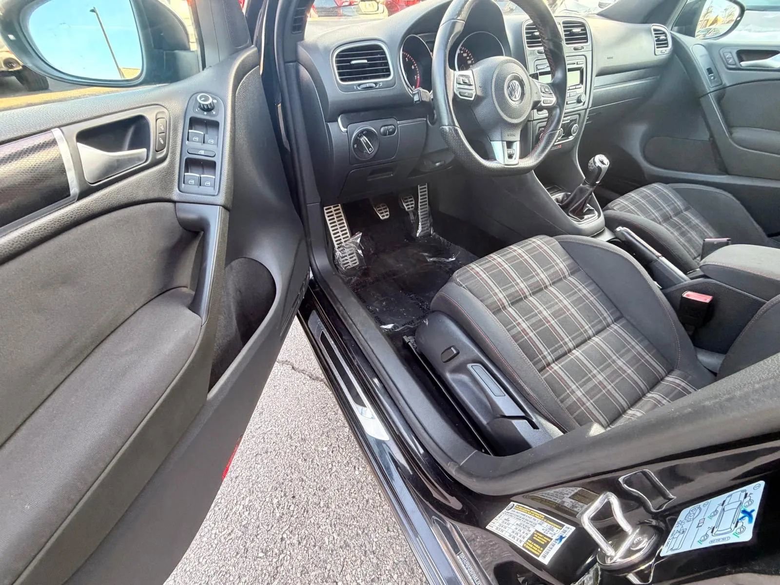 Used 2014 Volkswagen GTI Wolfsburg Edition image 10