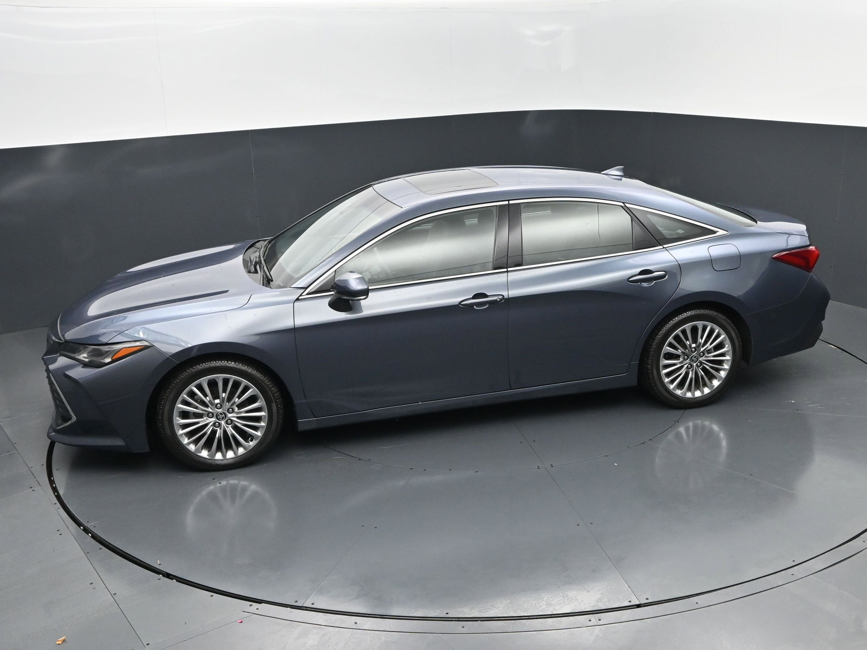 Used 2022 Toyota Avalon Limited w/ Advanced Safety Package FWD image 28