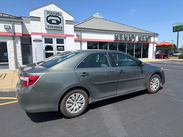 Used 2014 Toyota Camry LE FWD image 9
