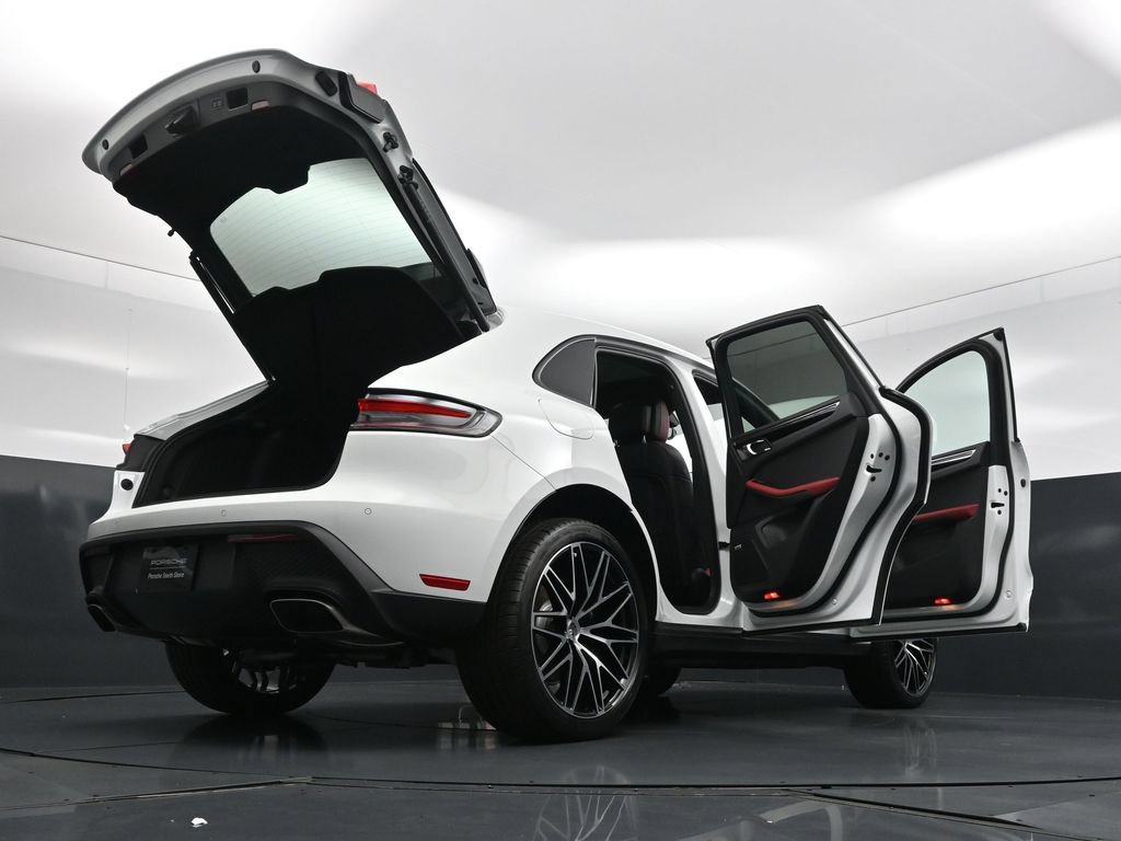 New 2026 Porsche Macan AWD/4WD image 36