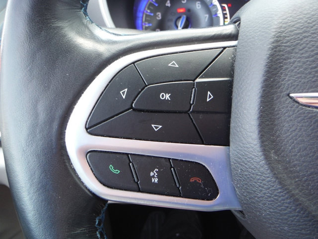 Used 2021 Chrysler Pacifica Touring-L w/ Uconnect Theater Family Group FWD image 42