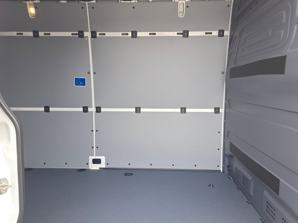 Used 2024 Mercedes-Benz eSprinter 170 Cargo image 10