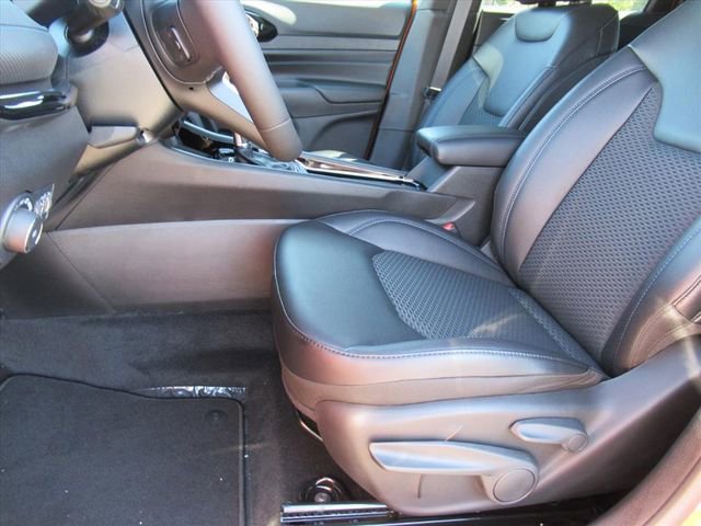 New 2026 Jeep Compass Latitude image 15