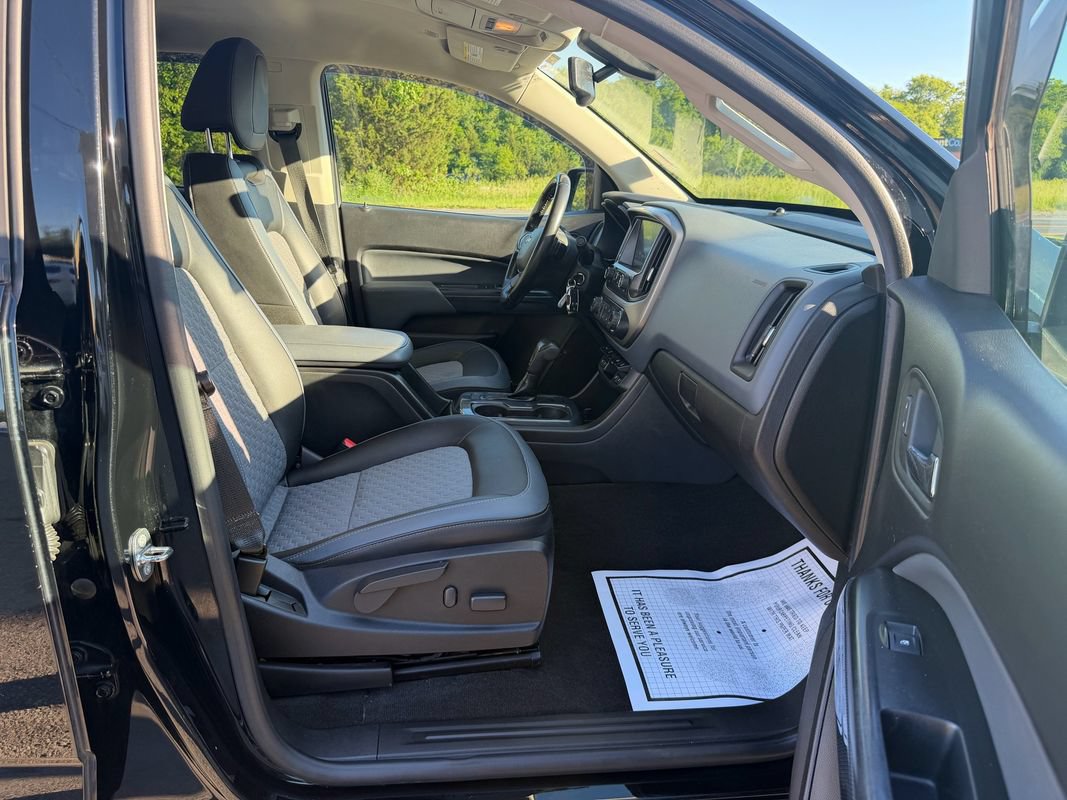 Used 2018 Chevrolet Colorado Z71 AWD/4WD image 31