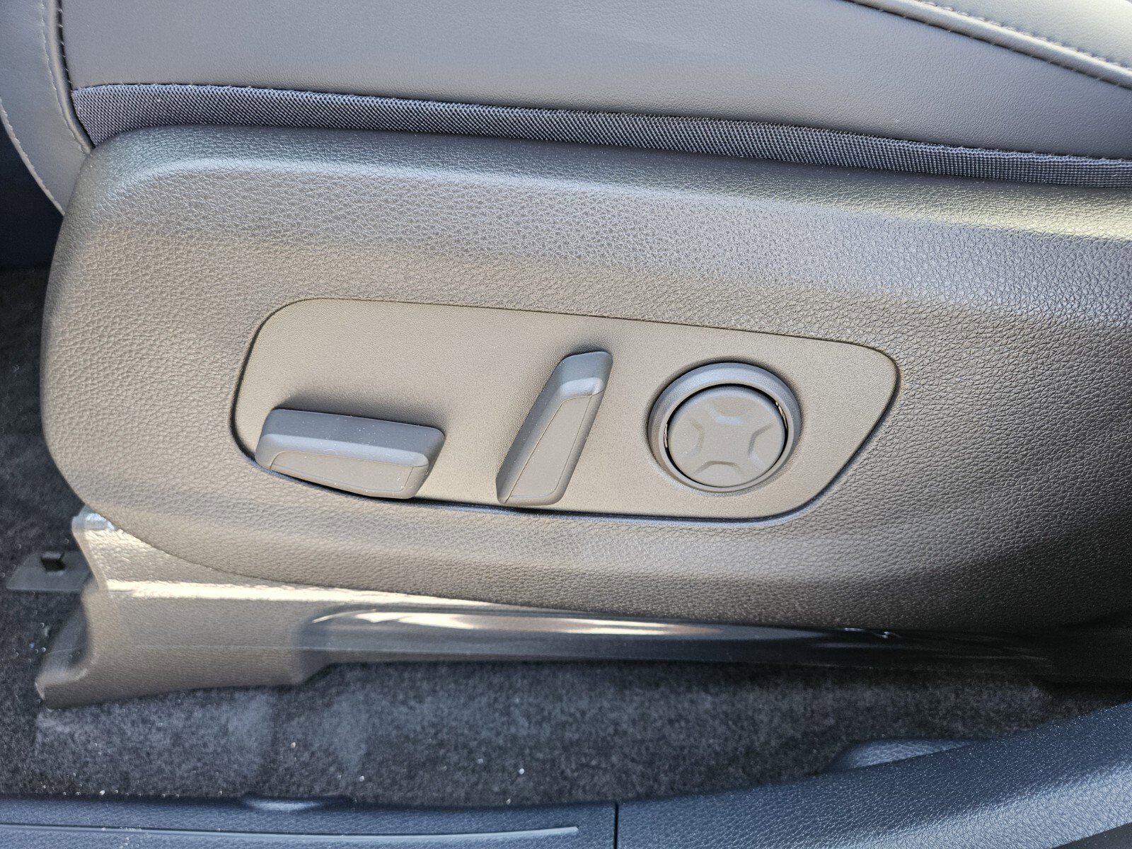 New 2026 Kia Carnival EX image 9