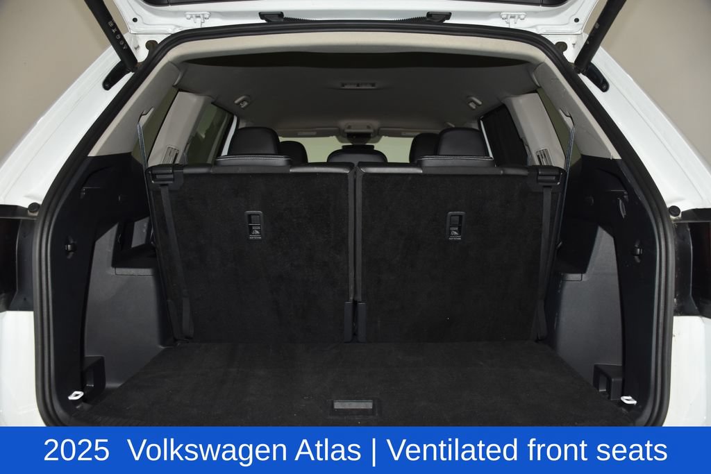 Used 2025 Volkswagen Atlas SE FWD image 30