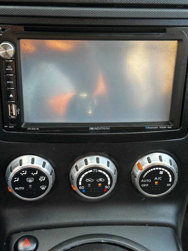 Used 2006 Nissan 350Z Touring w/ (N93) Cargo Convenience Pkg image 17