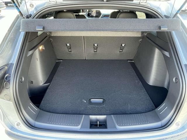 New 2026 Chevrolet Trax RS w/ Sunroof Package image 8