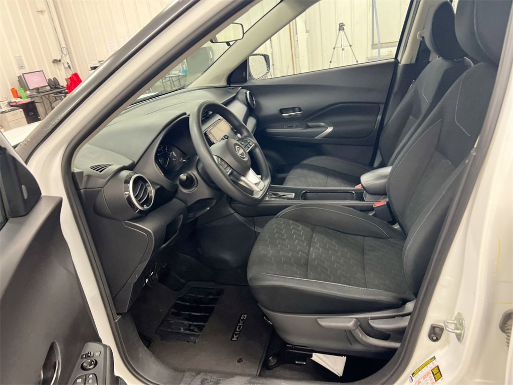 Used 2023 Nissan Kicks SV image 18