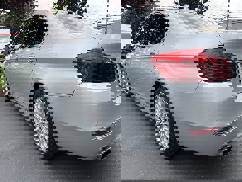 Used 2015 BMW 550i Sedan RWD image 8